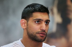 ¿QUE LE SUCEDE A AMIR KHAN?